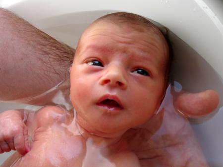 Maya dans son bain, 27 avril 2007
